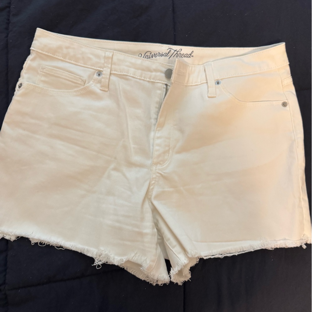 New without tags; universal thread shorts size 14
